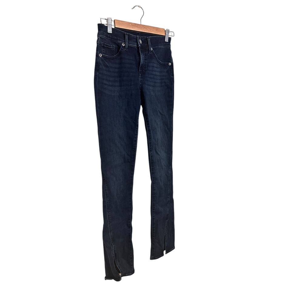 Express Skyscraper Mid Rise Dark Wash Women's Jeans Size 2 Vented Hem Mid Rise - Picture 2 of 10
